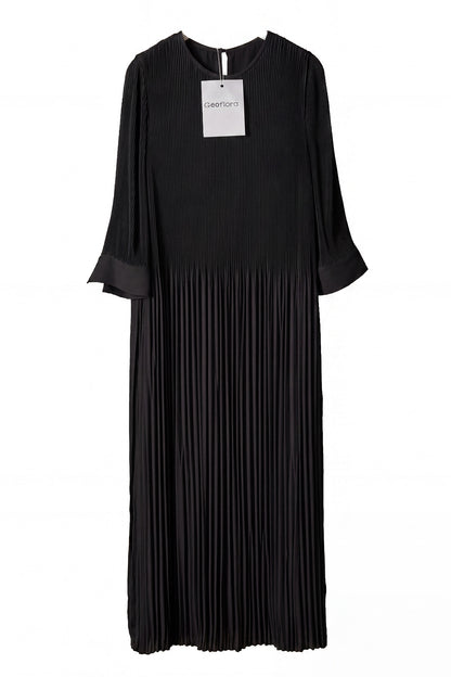Geoflora Black Round Neck 3/4 Sleeve Pleated Maxi Dress