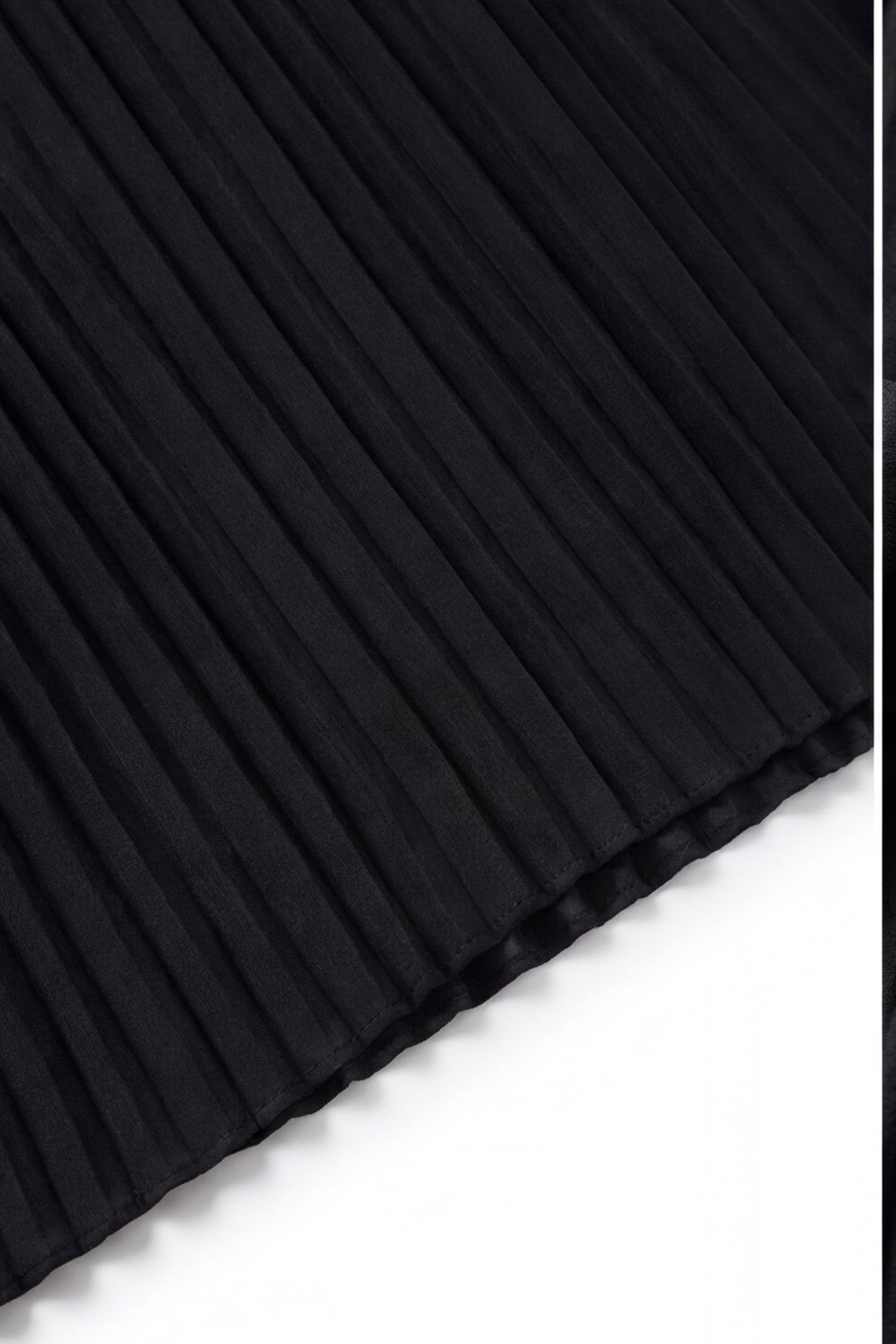 Geoflora Black Round Neck 3/4 Sleeve Pleated Maxi Dress