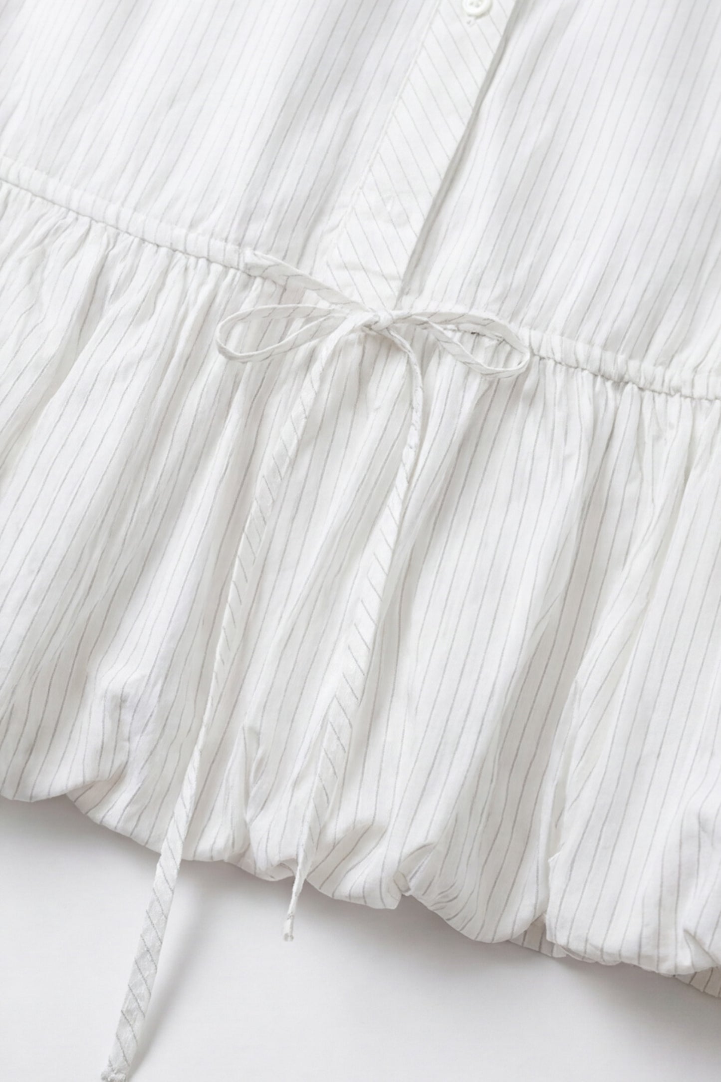 Geoflora White Sleeveless Peplum Blouse with Navy Collar - Casual Button-Down Drawstring Waist Top